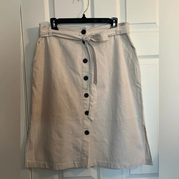 ☀️Banana Republic women skirt M skirt off-white cream buttons pockets lin… - Picture 2 of 9